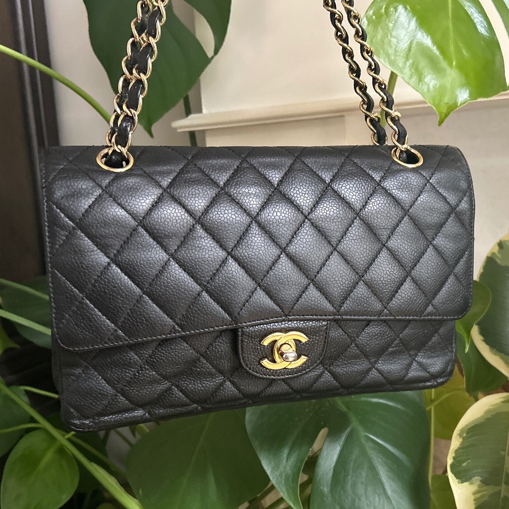 Chanel medium classic flap